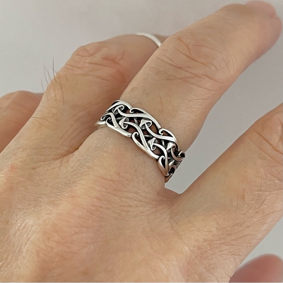 Sterling Silver Unisex Mushroom Band, Silver Ring, Wedding Bands, Spirit Ring - Picture 8 of 14